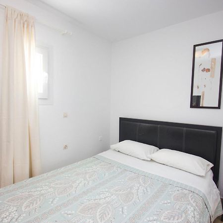 Gelos House Ornos  Room photo