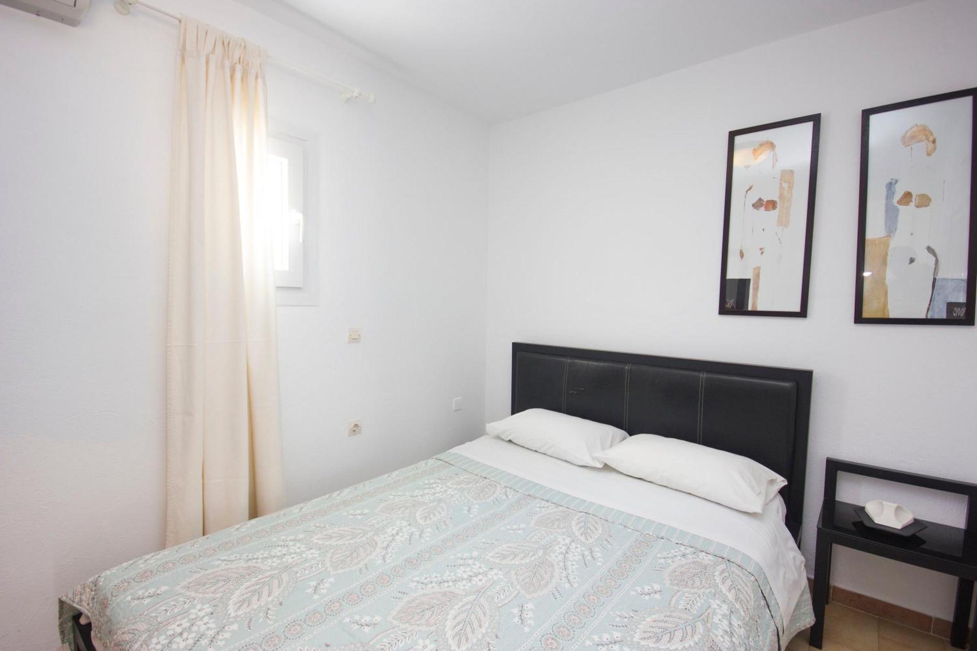 Gelos House Ornos  Room photo